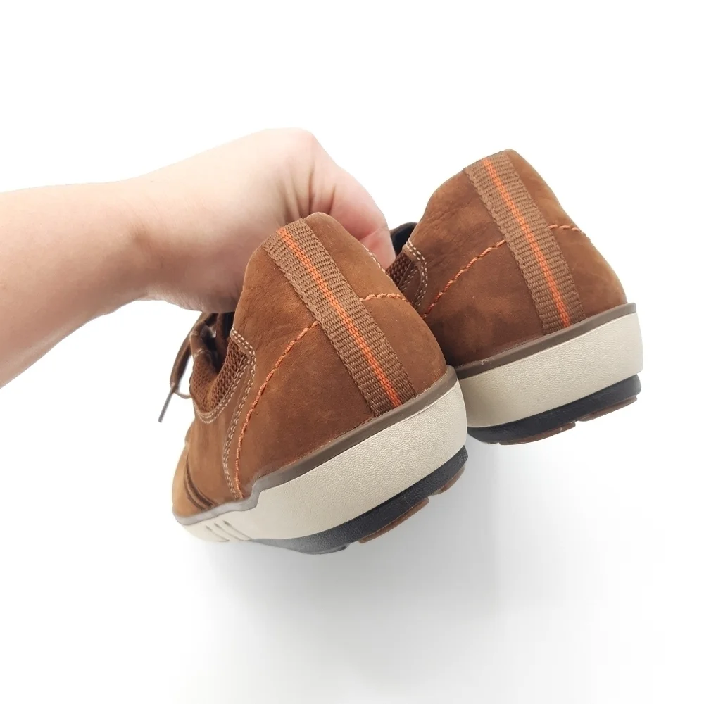 Clarks | Wide Nubuck Boat Shoe in Brown